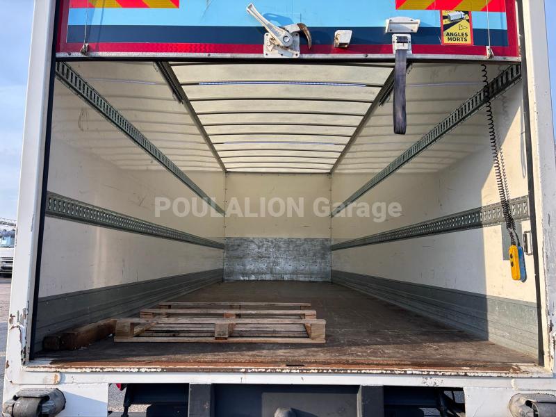 Camion DAF LF 210 FA HAYON RETRACTABLE DHOLLANDIA Fourgon