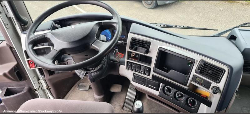 Photo Renault MAGNUM 480 DXL PORTE CONTAINER ESSIEU RELEVABLE image 6/8