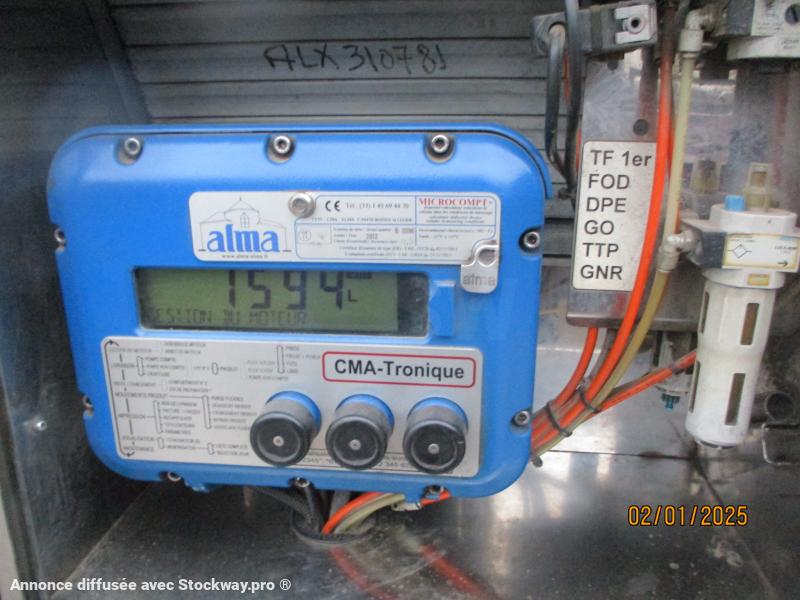 Photo Renault MIDLUM 270.16 4x2 CITERNE CM 64  11 000 L 4 COMPARTIMENTS  1/2000 I 2/2000. I 3/4000  I 4/3000 image 13/24