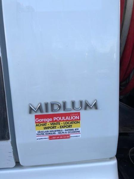 Camión Renault MIDLUM 270.16 4x2 CITERNE CM 64  11 000 L