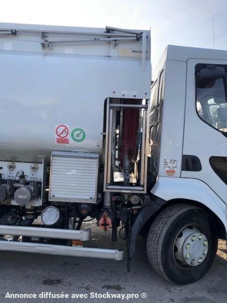 Photo Renault MIDLUM 270.16 4x2 CITERNE CM 64  11 000 L 4 COMPARTIMENTS  1/2000 I 2/2000. I 3/4000  I 4/3000 image 4/24