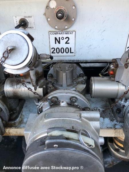 Photo Renault MIDLUM 270.16 4x2 CITERNE CM 64  11 000 L 4 COMPARTIMENTS  1/2000 I 2/2000. I 3/4000  I 4/3000 image 9/24