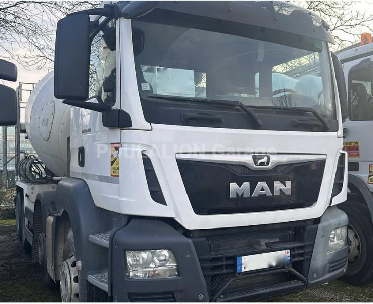 Camion MAN TGS 32.430 8x4 tapis Malaxeur toupie