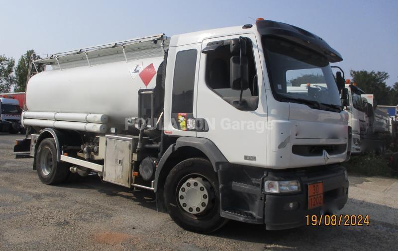 Camion Renault 210.19 4x2 MAGYAR 12500 L Citerne Hydrocarbures