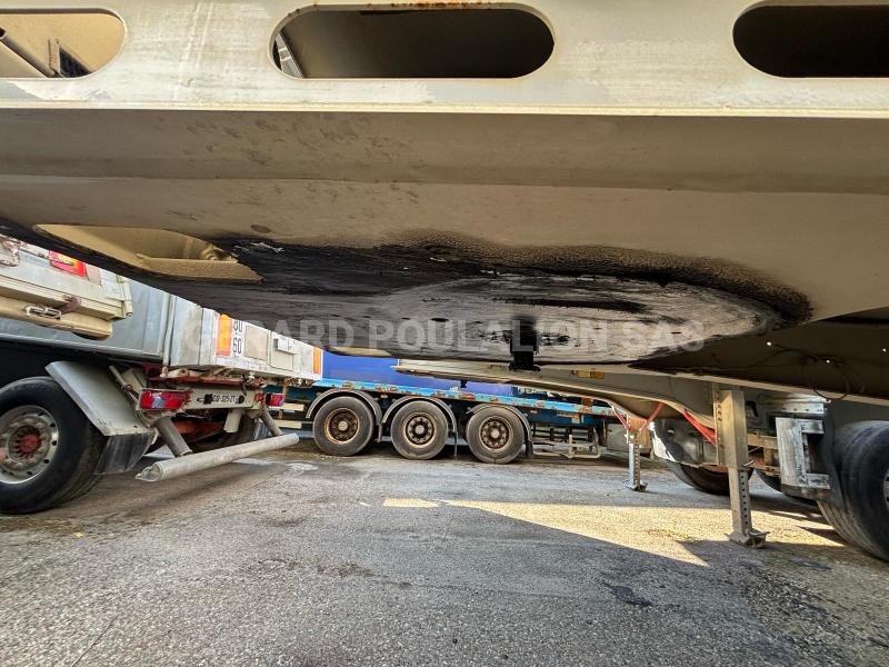 Semi-remorque Benalu 3 essieux,1-er essieu relevable Benne Benne TP