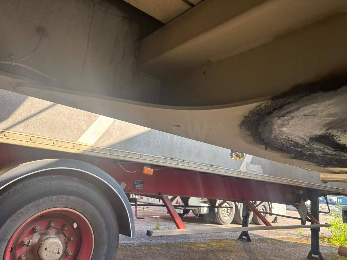 Semi-trailer Benalu 3 essieux,1-er essieu relevable