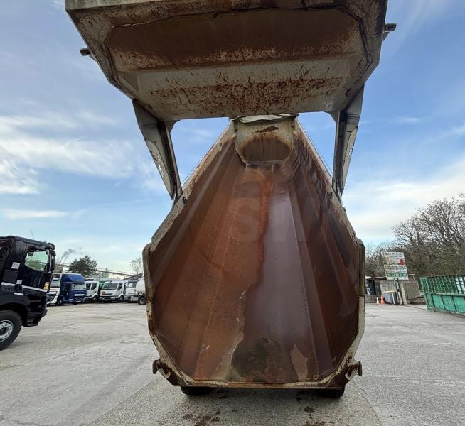 Semi-trailer Benalu 3 essieux,1-er essieu relevable