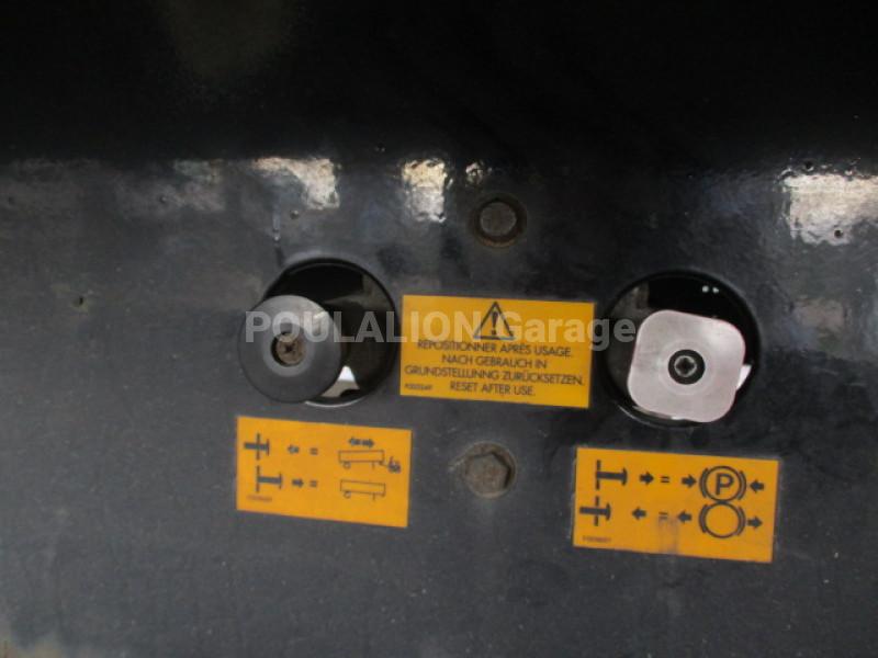 Semi-remorque Fruehauf 2 ESSIEUX Fourgon