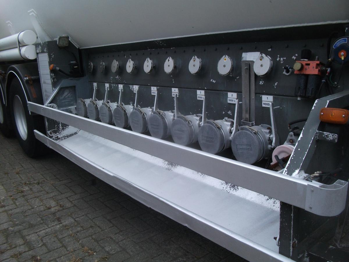 Semi-remorque Stokota Fuel tank alu 41.3 m3 / 9 comp