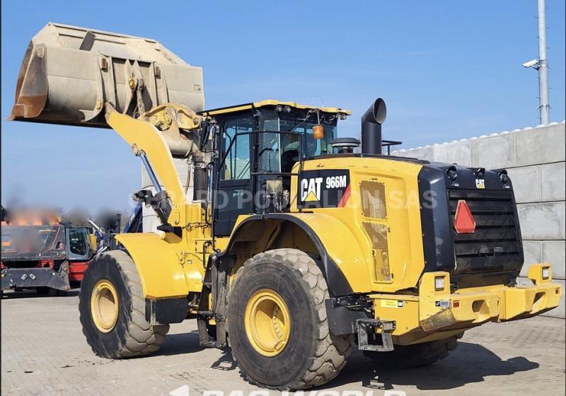 Chargeuse Caterpillar 966M 2021,  12 578 heures Chargeuse sur pneus