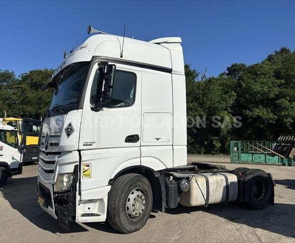 Tracteur Mercedes ACTROS 1945 immattriculation Hollande, problème démarrage, kms inconnus