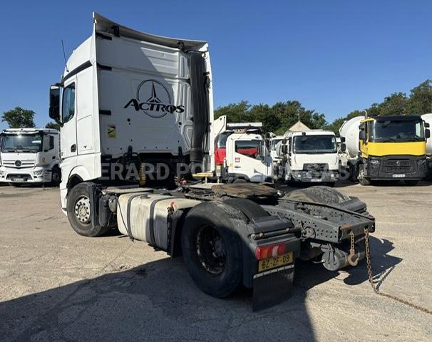 Tracteur Mercedes ACTROS 1945 immattriculation Hollande, problème démarrage, kms inconnus