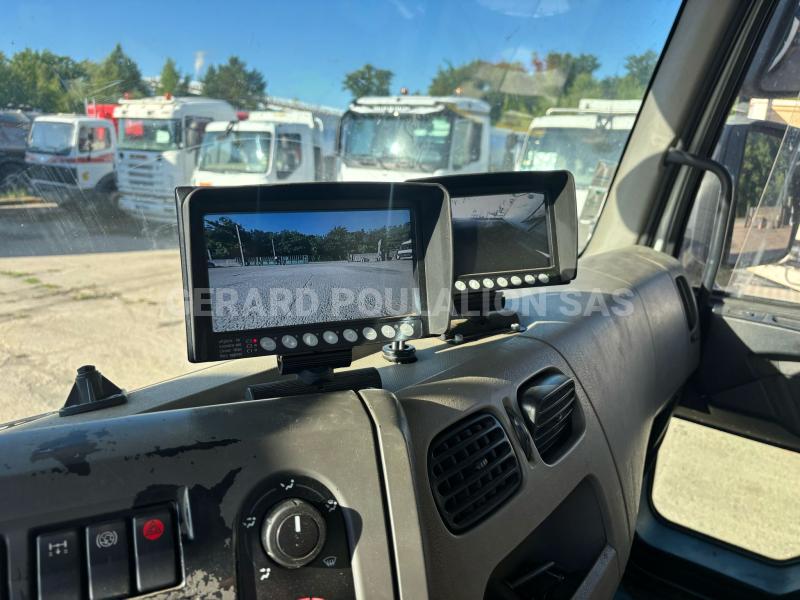 Engin de voirie Renault PREMIUM Camion benne à ordures ménagères