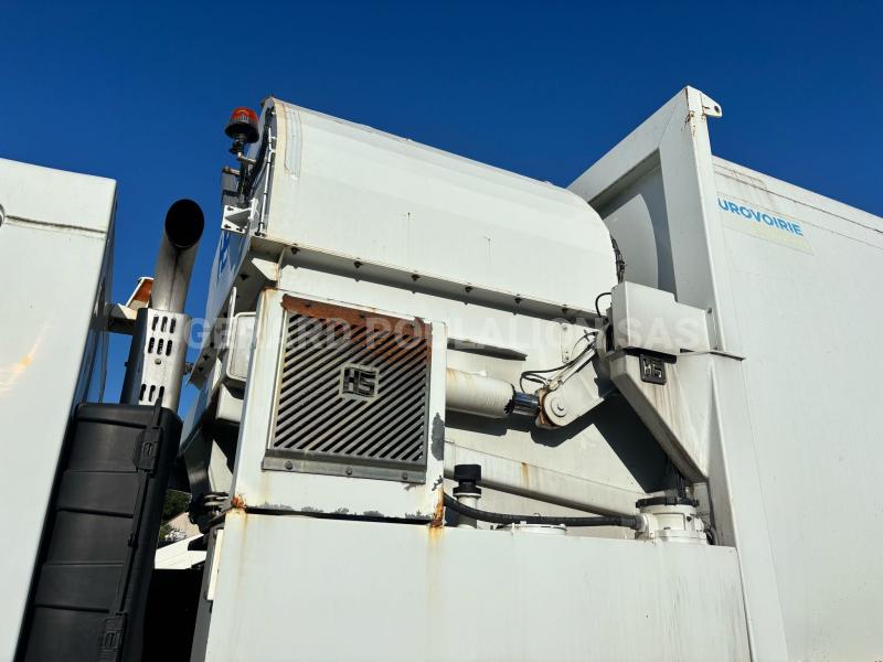 Engin de voirie Renault PREMIUM Camion benne à ordures ménagères