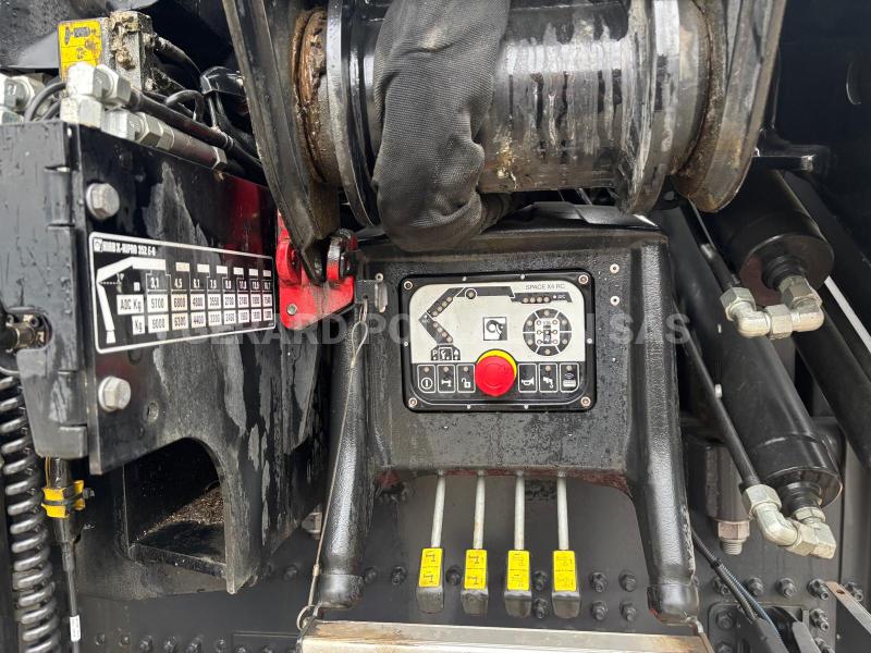 Camion Mercedes AROCS 5 3246 TLG-ENT 8x4 AVEC GRUE HIABX-325HIPRO RALENTISSEUR MOTEUR Plateau