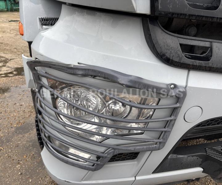 Camion Mercedes AROCS 5 3246 TLG-ENT 8x4 AVEC GRUE HIABX-325HIPRO RALENTISSEUR MOTEUR Plateau
