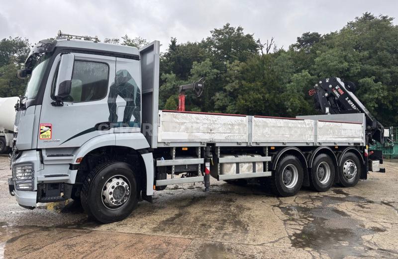 Camion Mercedes AROCS 5 3246 TLG-ENT 8x4 AVEC GRUE HIABX-325HIPRO RALENTISSEUR MOTEUR Plateau