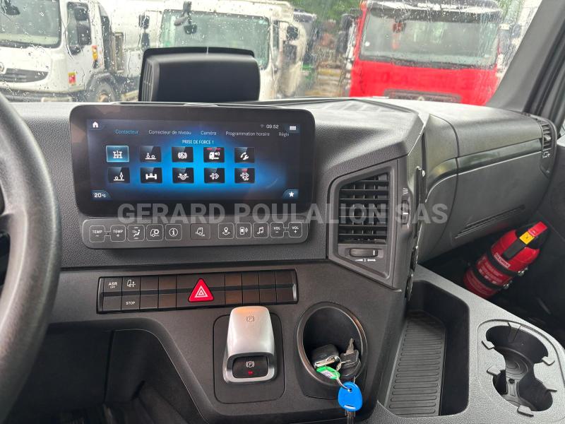 Camion Mercedes AROCS 5 3246 TLG-ENT 8x4 AVEC GRUE HIABX-325HIPRO RALENTISSEUR MOTEUR Plateau