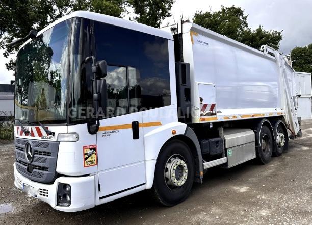 Engin de voirie Mercedes ECONIC 2630 NGT 6X2 CNG PORTEUR BOM 21 M3 Camion benne à ordures ménagères
