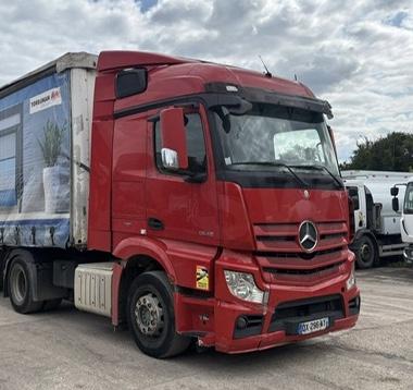 Tracteur Mercedes Actros 1845