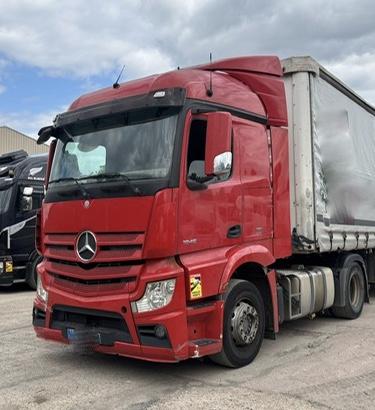 Tracteur Mercedes Actros 1845
