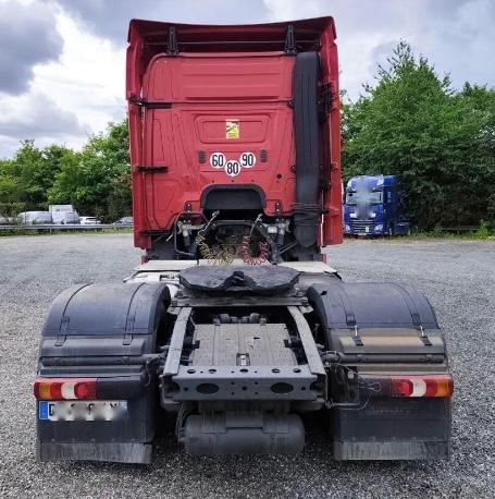 Tracteur Mercedes Actros 1845