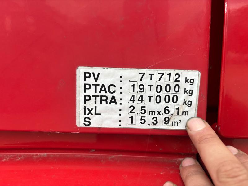 Tracteur Mercedes Actros 1845