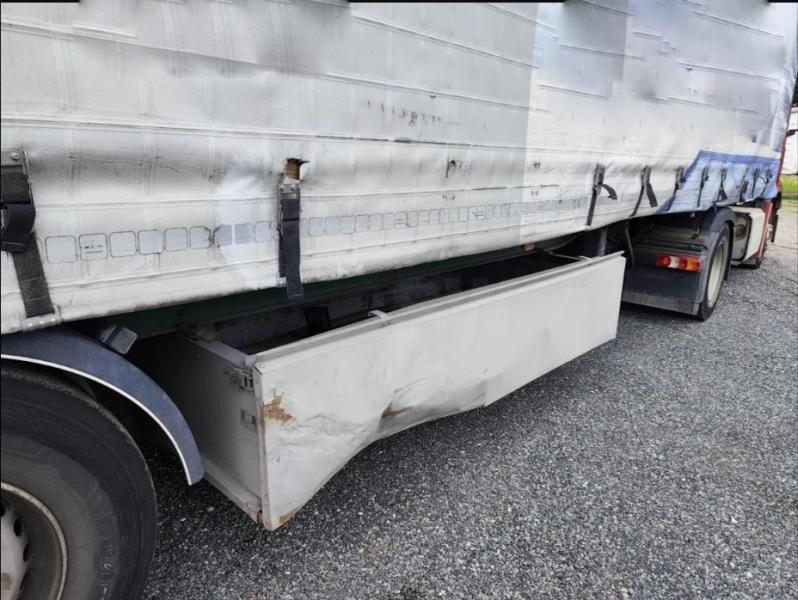 Semirimorchio Fruehauf HAYON élévateur, bâche