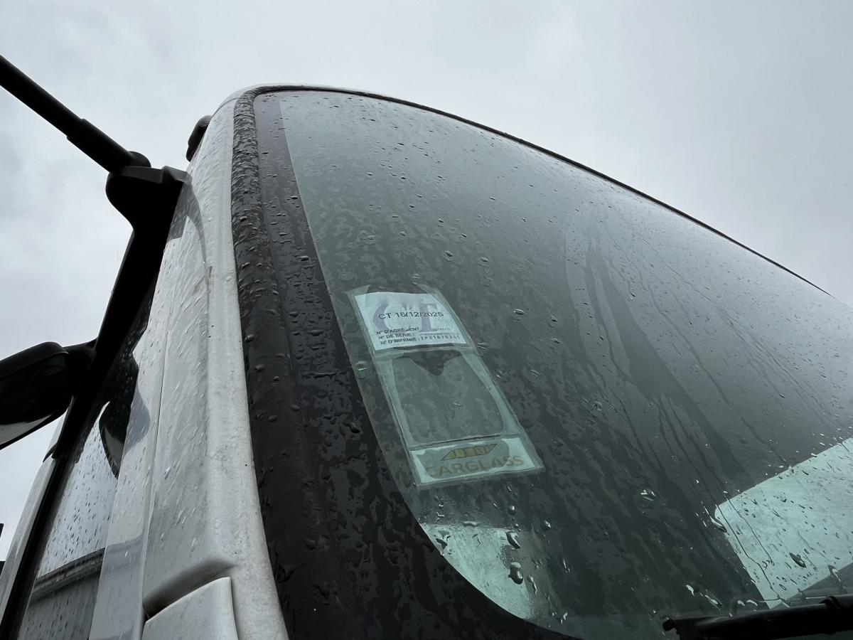 Camion Renault KERAX 260