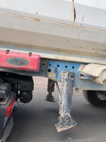 Semi-remorque Fruehauf porte hydraulique