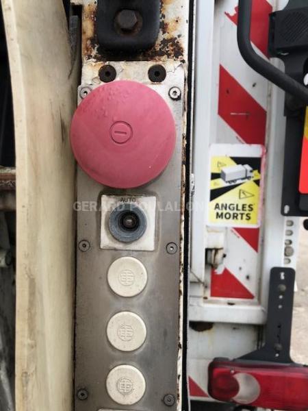Engin de voirie Mercedes Actros 2532 Camion benne à ordures ménagères