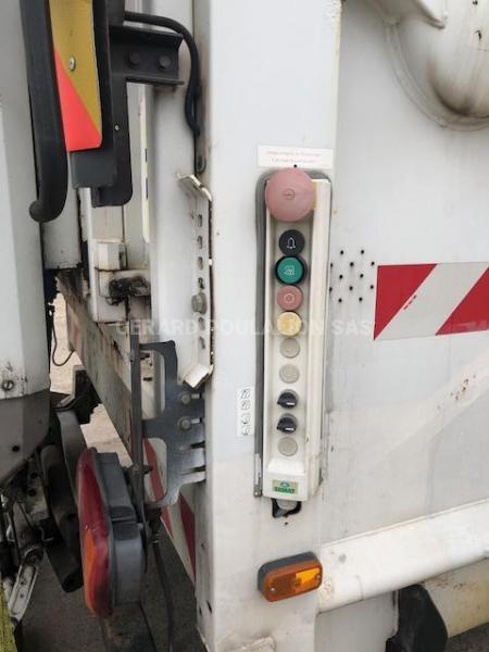 Engin de voirie Mercedes Actros 2532 Camion benne à ordures ménagères