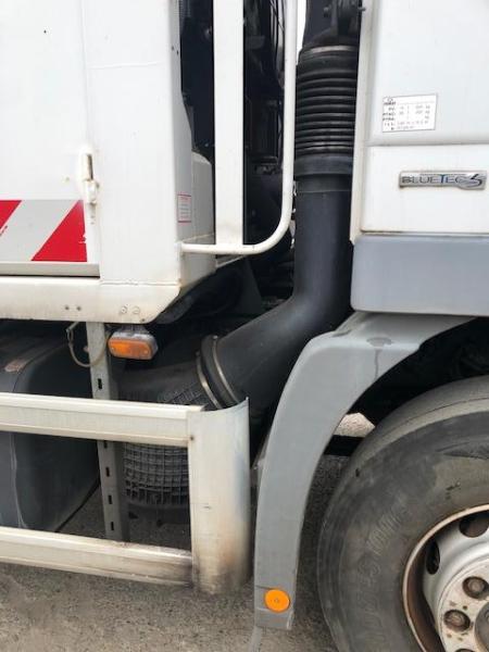 Engin de voirie Mercedes Actros 2532