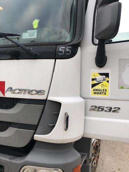 Engin de voirie Mercedes Actros 2532
