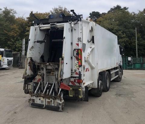 Engin de voirie Mercedes Actros 2532