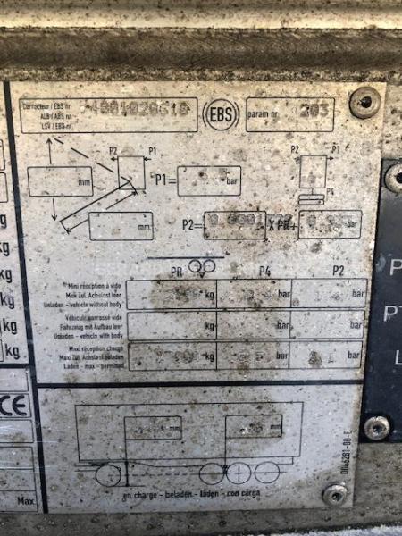 Semi-remorque Benalu benne avec la bâche éléctrique, CUL et PORTES HYDRAULIQUES Benne Benne TP
