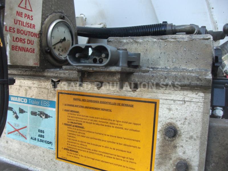 Semi-remorque Benalu benne avec la bâche éléctrique, CUL et PORTES HYDRAULIQUES Benne Benne TP