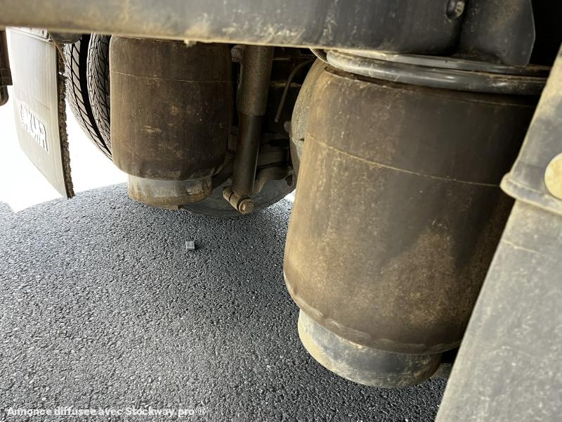 Photo Renault 280 E6  D18 P 4X2 CITERNE CARB LEG  image 17/23