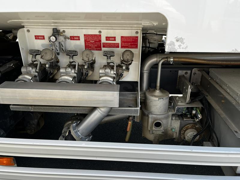 Camion Renault 280 E6  D18 P 4X2 CITERNE CARB LEG 14000 L