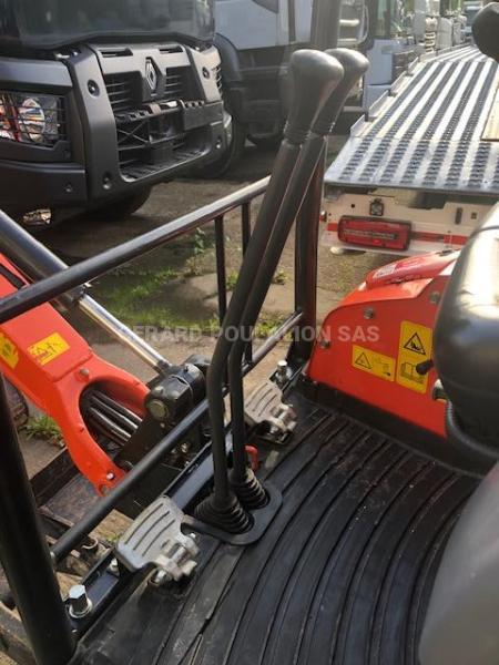 Pelle Kubota U15-3 VHG Canopy 1T5  sur chenilles AVEC 3 GODETS Mini-pelle