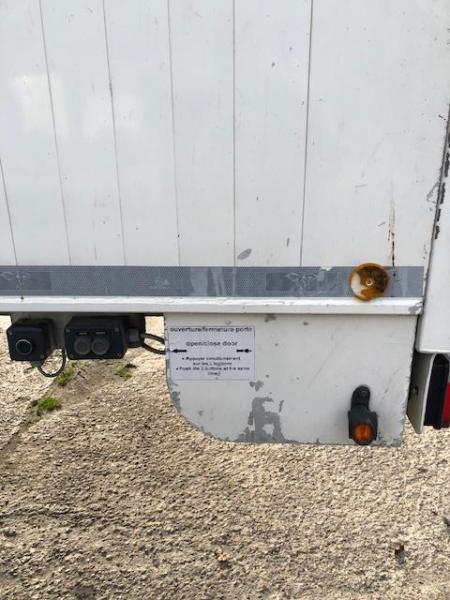 Semi-remorque Benalu JUMBOLINER fond mouvant