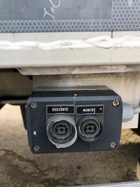 Semi-remorque Benalu JUMBOLINER fond mouvant