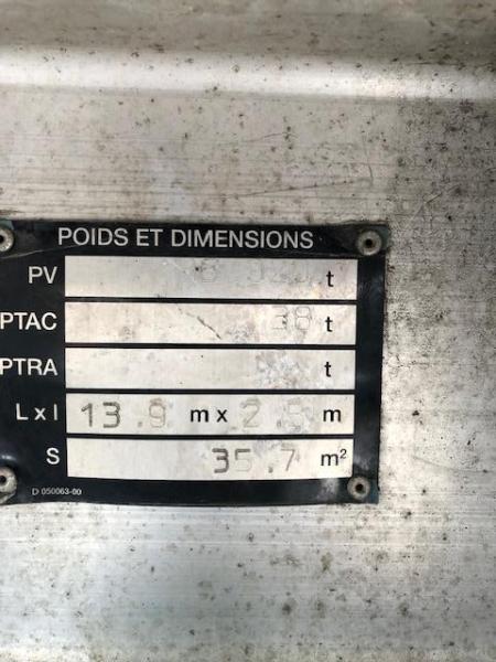 Semi-remorque Benalu JUMBOLINER fond mouvant