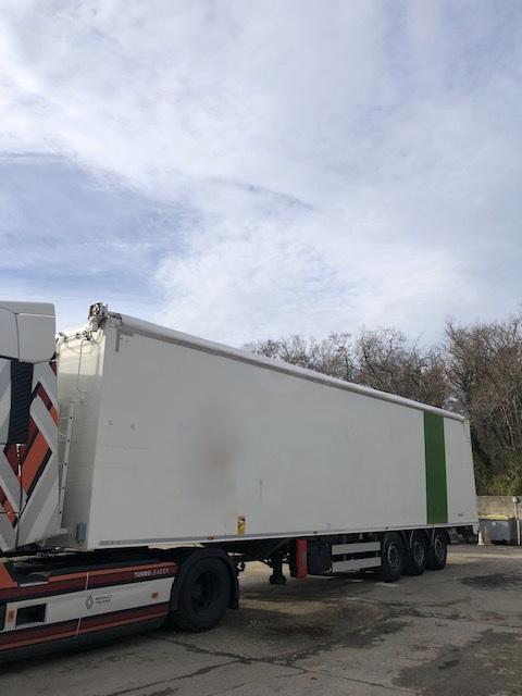 Semi-remorque Benalu JUMBOLINER fond mouvant