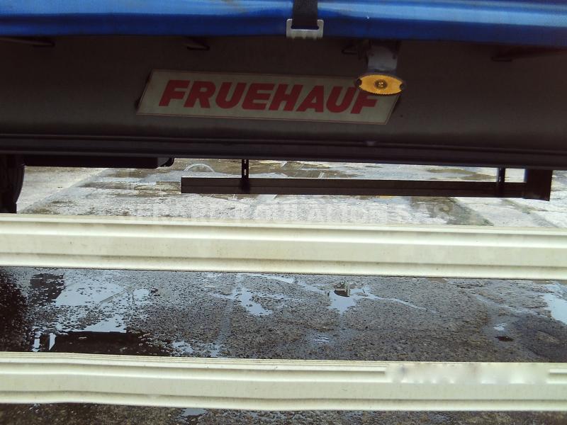 Semi-remorque Fruehauf 3 essieux Rideaux renforcés Rideaux coulissants PLSC