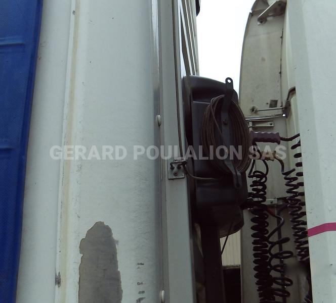 Semi-remorque Fruehauf 3 essieux Rideaux renforcés Rideaux coulissants PLSC