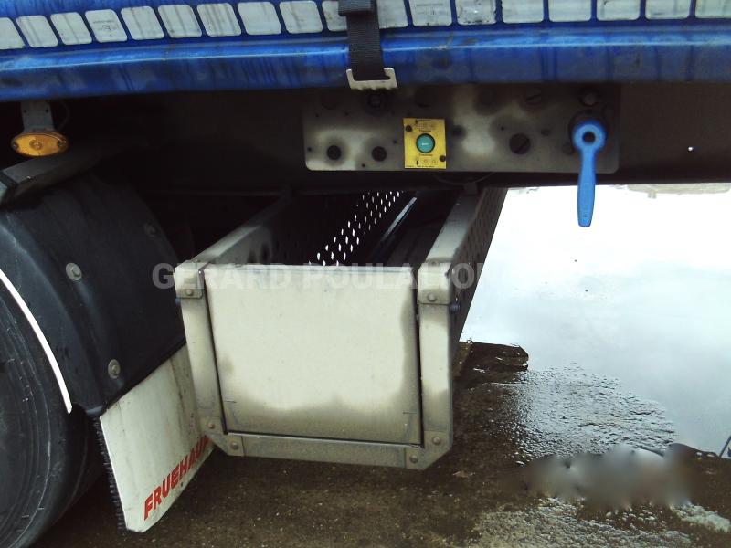 Semi-remorque Fruehauf 3 essieux Rideaux renforcés Rideaux coulissants PLSC