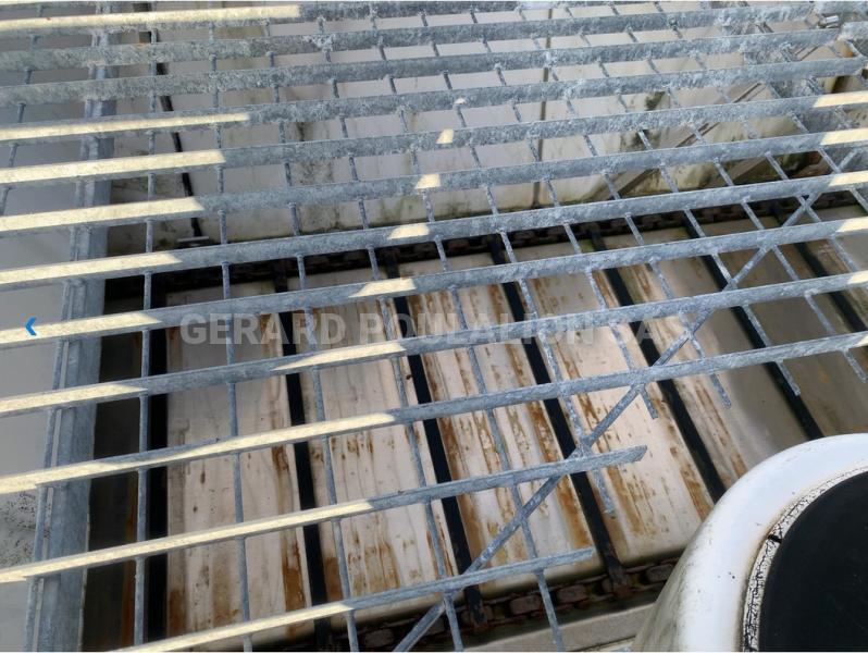 Engin de voirie Mercedes Atego 2628 AVEC SALEUSE GILETTA Camion saleuse