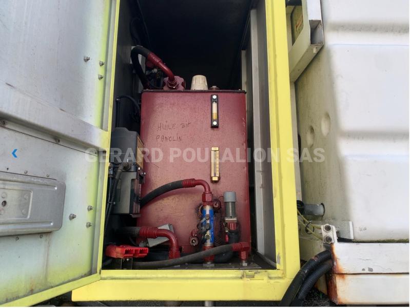 Engin de voirie Mercedes Atego 2628 AVEC SALEUSE GILETTA Camion saleuse