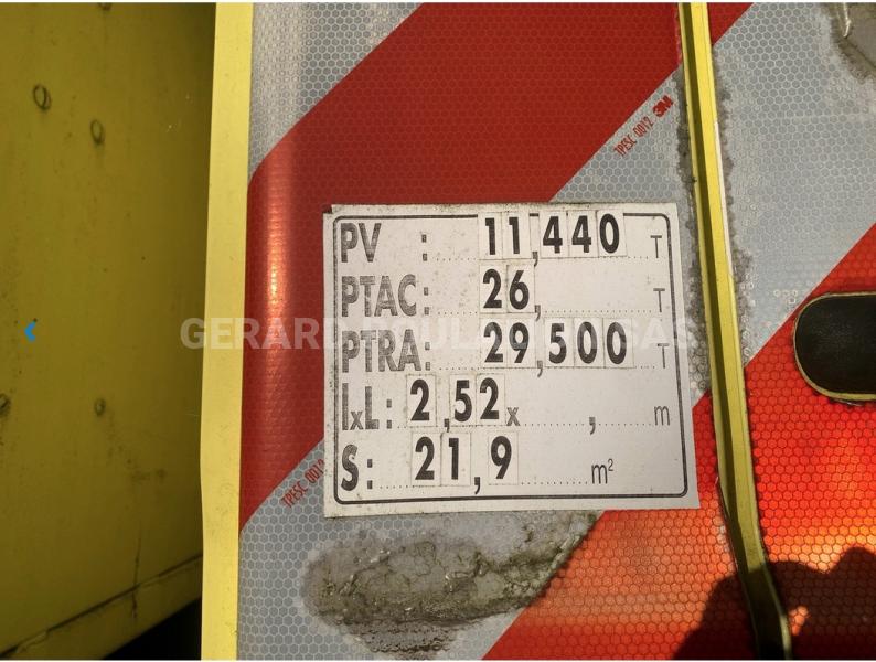 Engin de voirie Mercedes Atego 2628